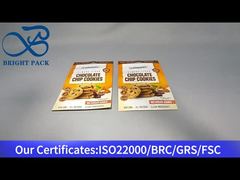 চকলেট চিপ কুকিজ জন্য প্যাকেট দাঁড়ানো