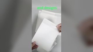 টি-শার্ট প্যাকেজিংয়ের জন্য কাস্টমাইজযোগ্য বায়োডিগ্রেডেবল স্বচ্ছ গ্ল্যাসিন পেপার ব্যাগ
